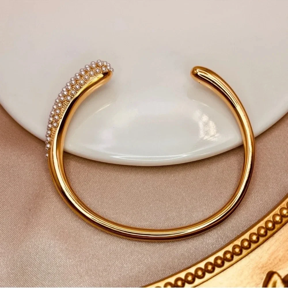 Pearl Elegant 18K Gold- Stainless Steel Teardrop Cuff Bracelet